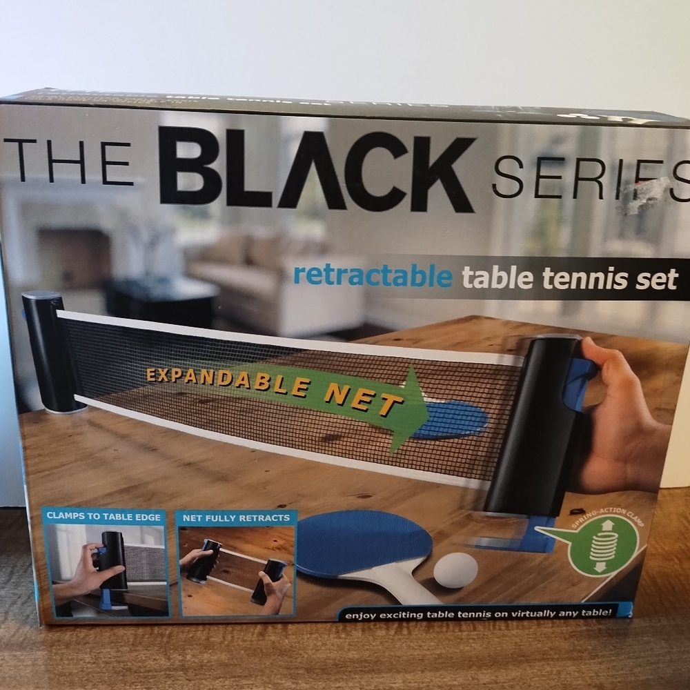 NWT retractable table tennis set